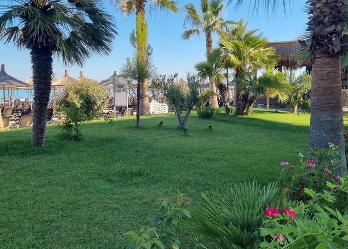 Cozy Beach-apartments Qerret 2 * Golem